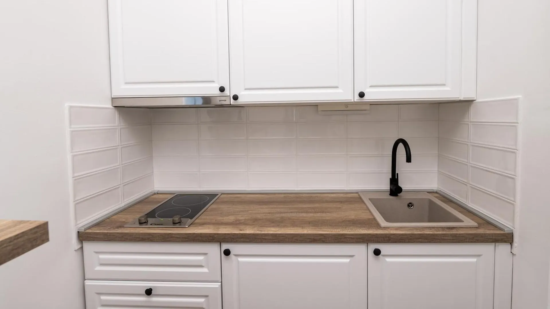 Sobe I Apartman Mareta Miholascica Guest house