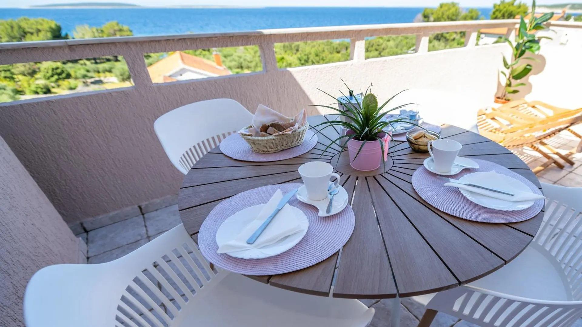 Sobe I Apartman Mareta Miholascica