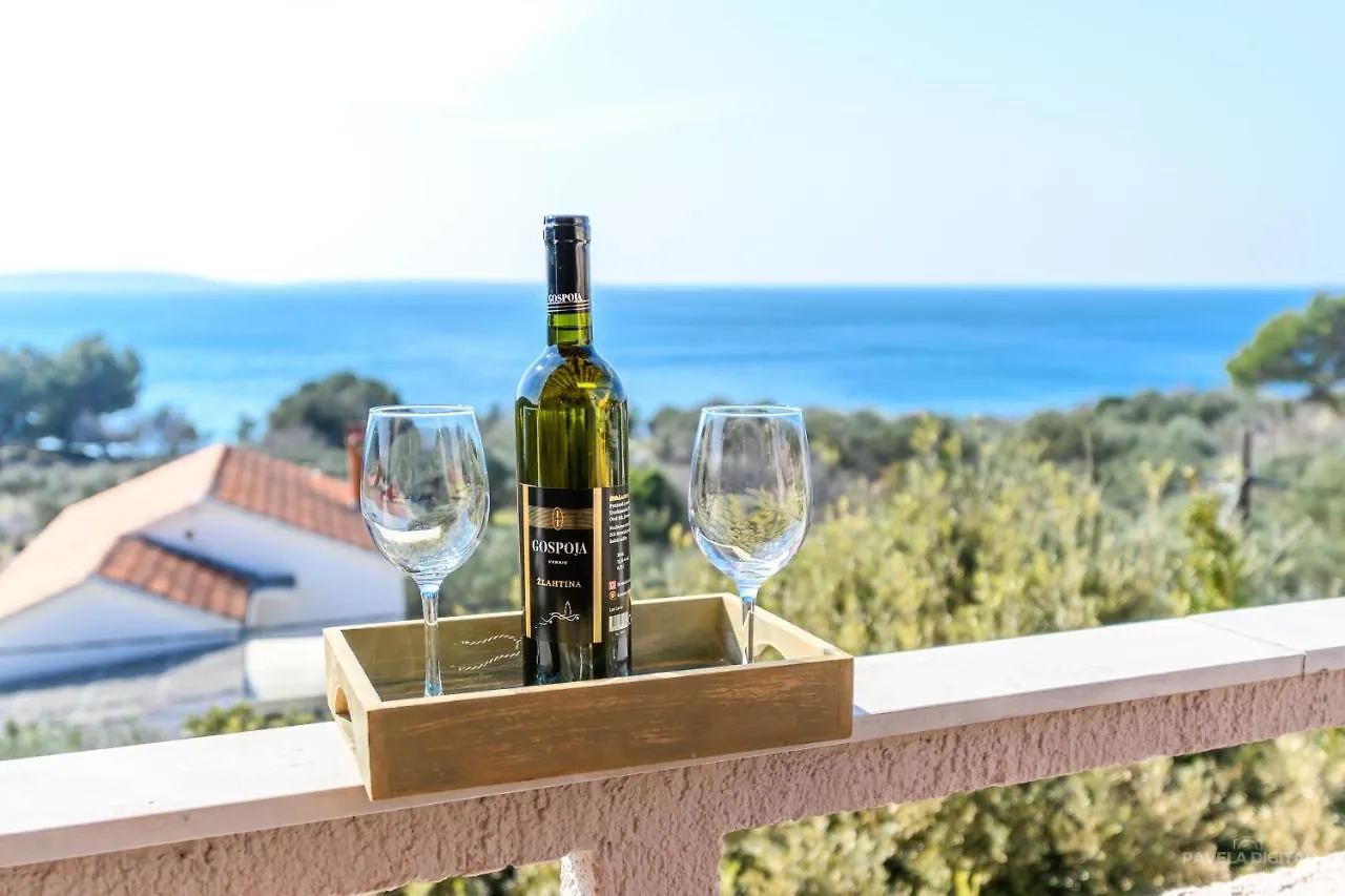 Guest house Sobe I Apartman Mareta Miholascica