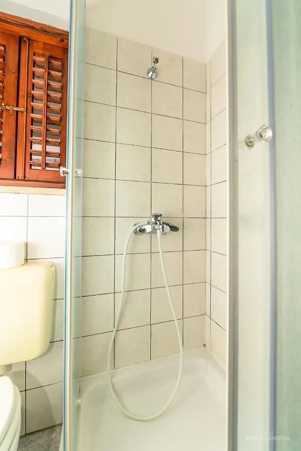 Guest house Sobe I Apartman Mareta Miholascica