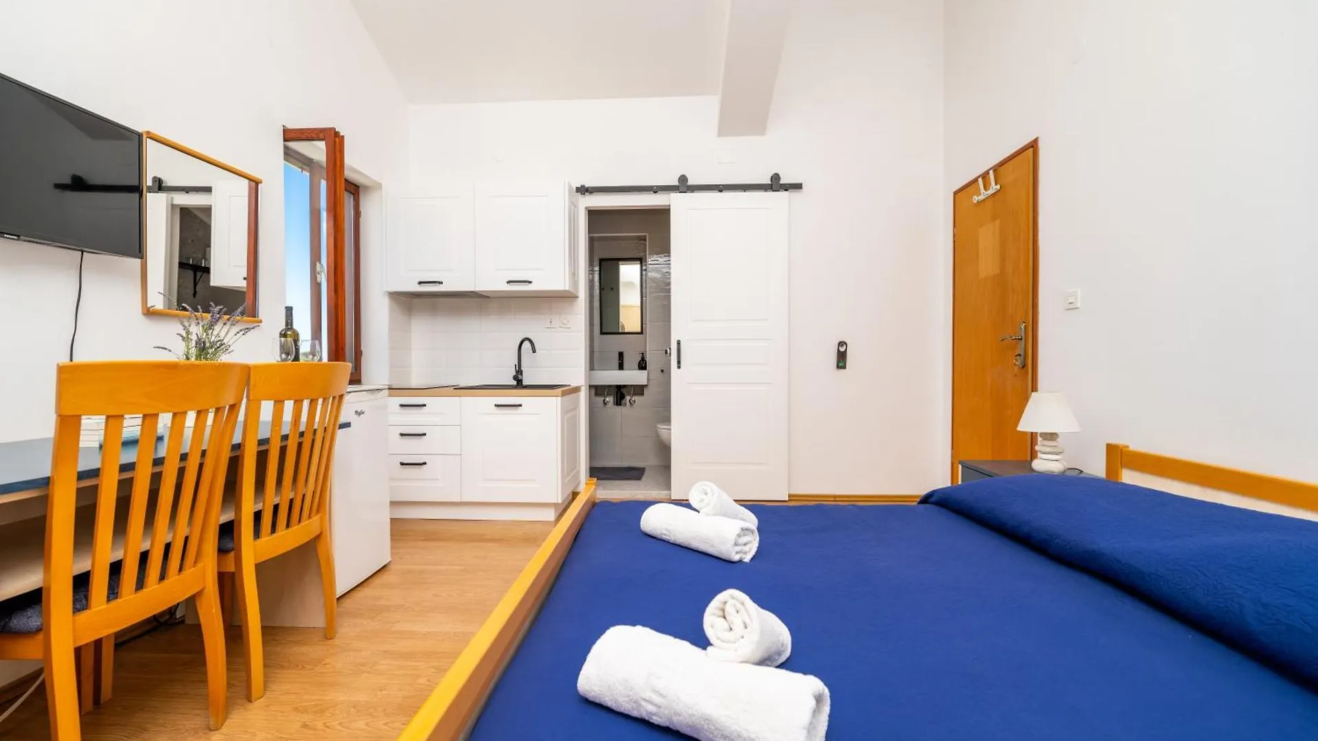 Sobe I Apartman Mareta Miholascica