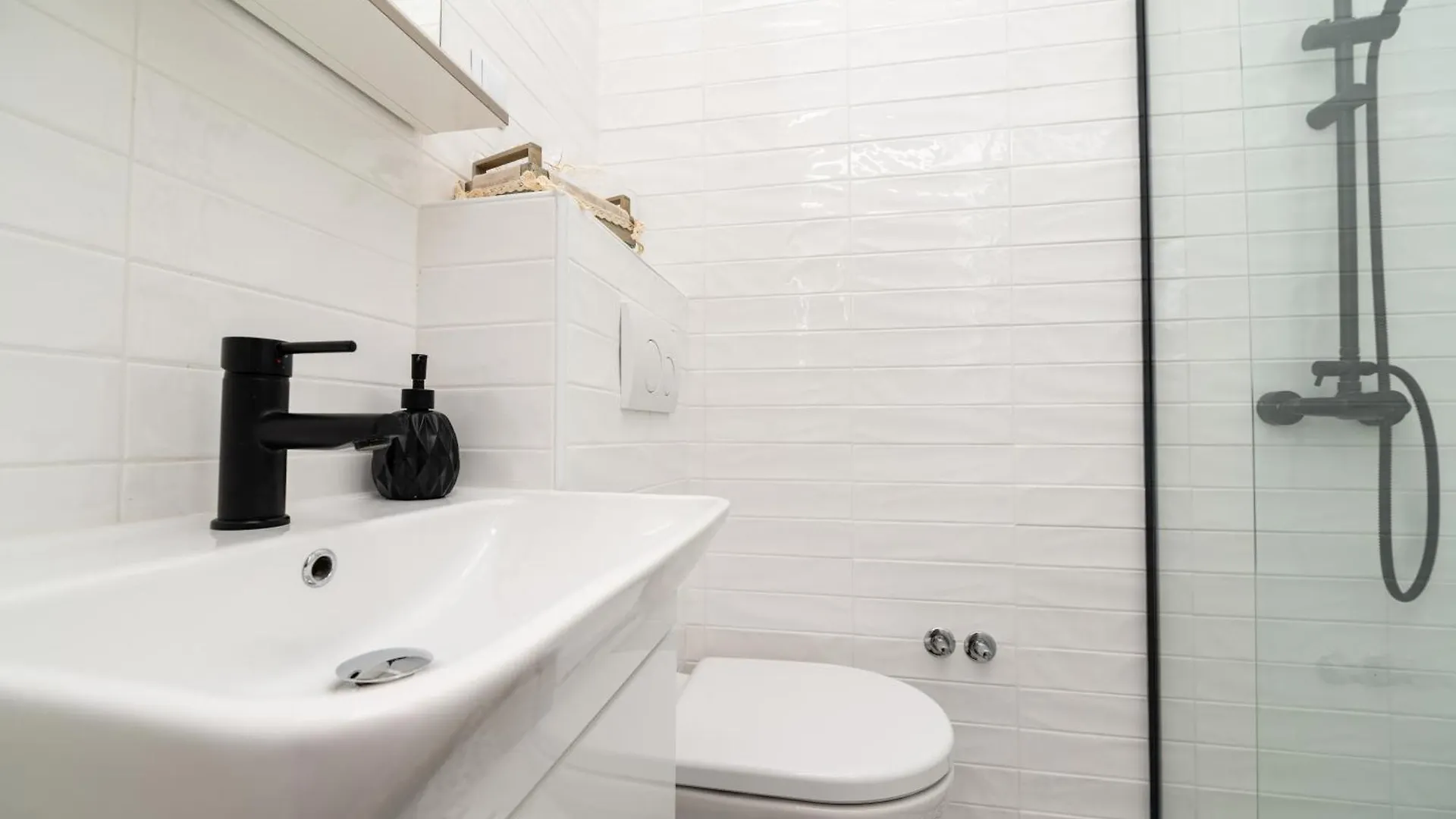 Sobe I Apartman Mareta Miholascica Guest house